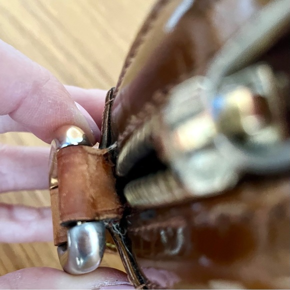 Louis Vuitton Authentic Vernis Christie MM Crossbody Bag - Picture 13 of 15